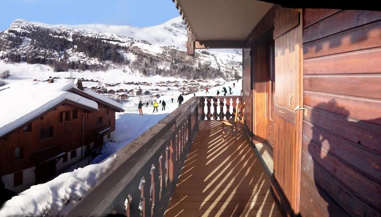 Grand-Bo: joli appartement sur les pistes avec vue Le Grand-Bornand
