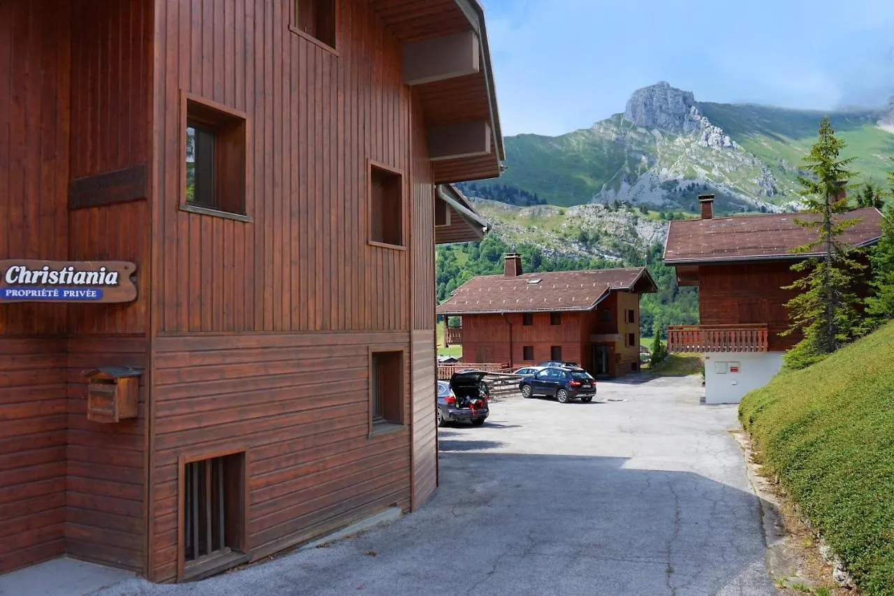 Grand-Bo: joli appartement sur les pistes avec vue Le Grand-Bornand